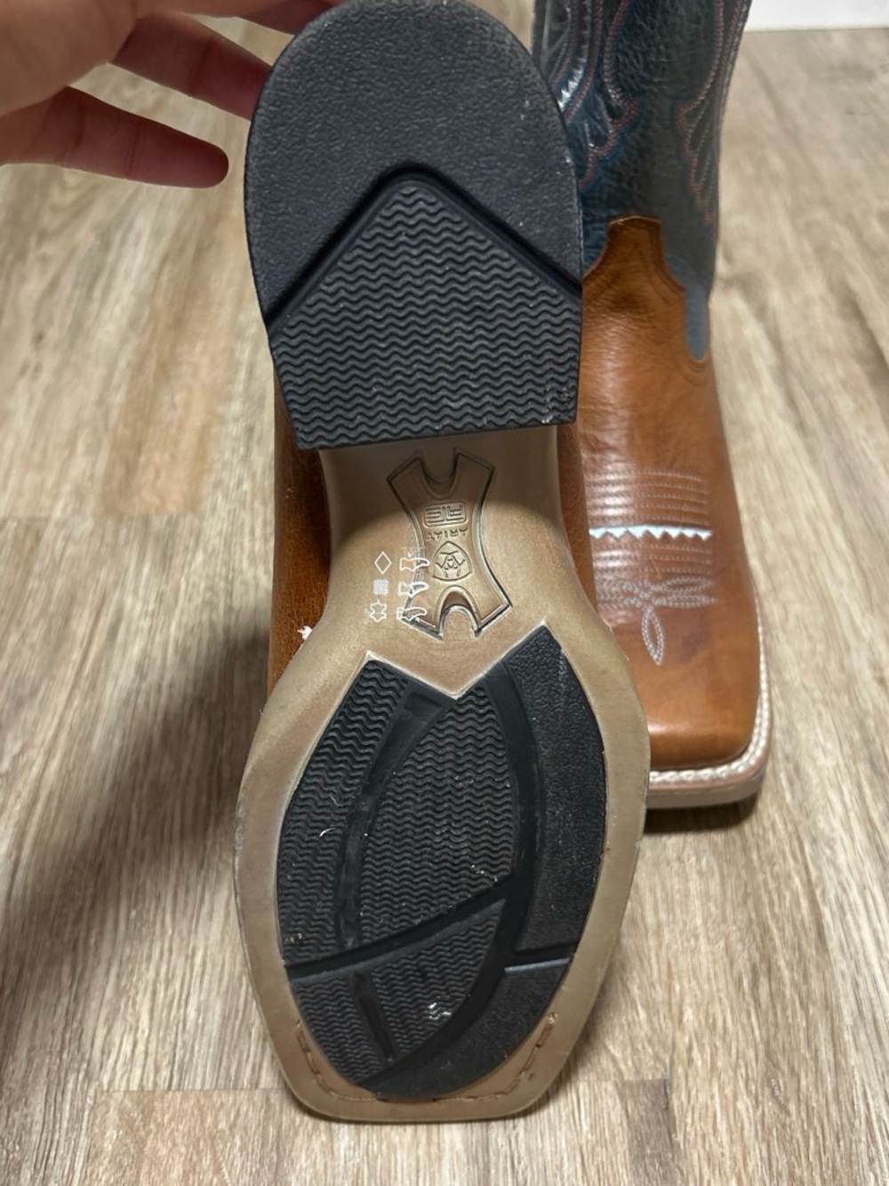 Ariat Brown and Black Western Heeled Boots - Picture 3 of 3